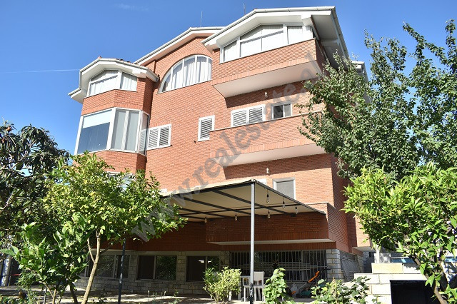 Four storey&nbsp;villa for rent in Memo Bejko Street, in the Artificial Lake and Grand Park area in 